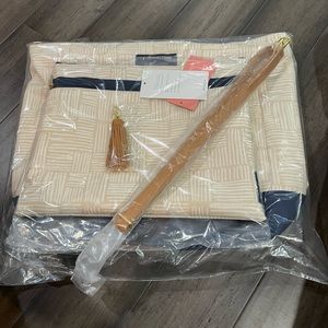 NWT logan and lenora daytripper bag and pouch